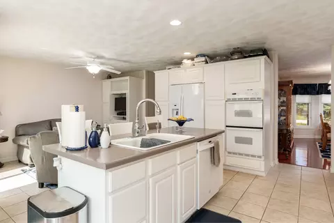 5579 Hazel Cir, Roscoe, IL 61073 photo 16