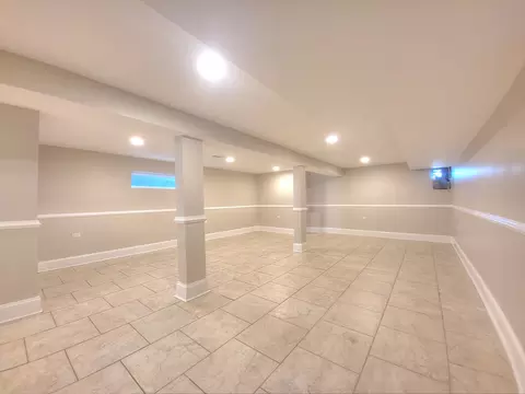 1747 E 92nd Pl, Chicago, IL 60617 photo 17