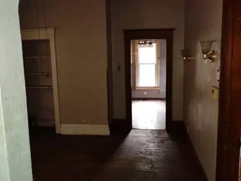 1022 N 3rd St, Springfield, IL 62702 photo 5
