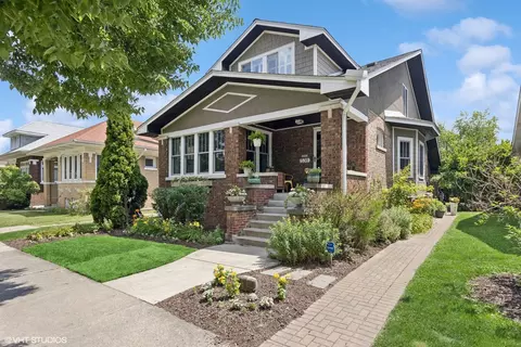 538 S Humphrey Ave, Oak Park, IL 60304