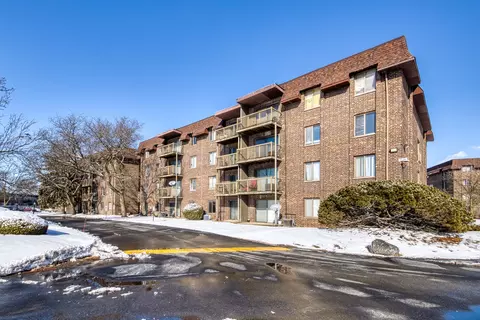 830 Elder Rd #B104, Homewood, IL 60430