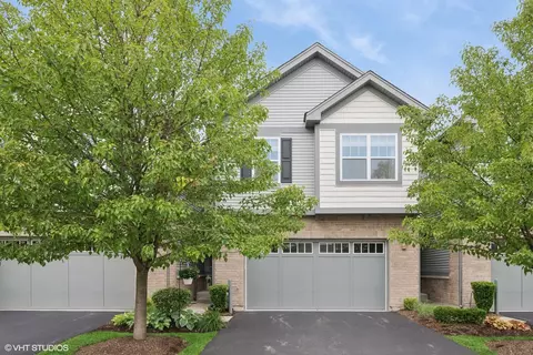 3242 N Heritage Ln, Arlington Heights, IL 60004