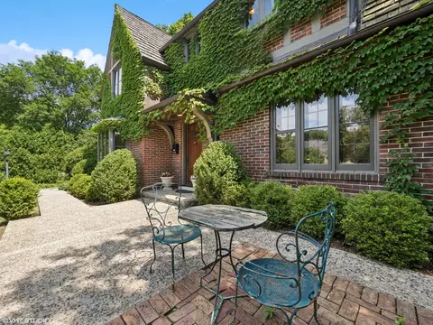 441 E Westminster Pl, Lake Forest, IL 60045 photo 4