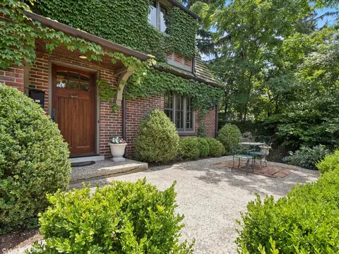 441 E Westminster Pl, Lake Forest, IL 60045 photo 3
