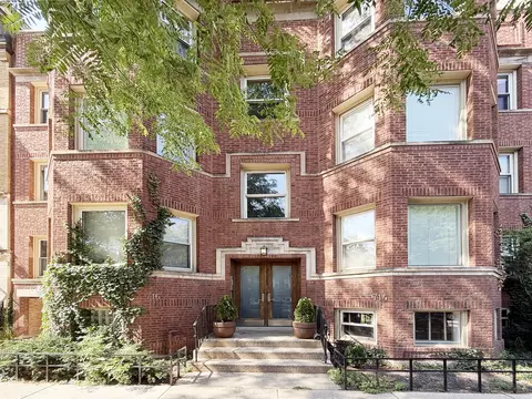 714 W Barry Ave #G, Chicago, IL 60657