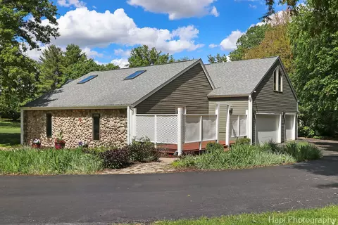 1504 N Denali Trl, Mchenry, IL 60050