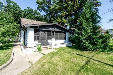 7700 Garden Ln, Justice, IL 60458