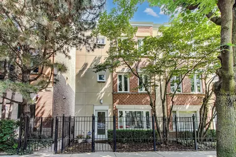 3900 N Fremont St #I, Chicago, IL 60613