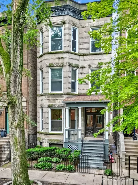 3516 N Reta Ave, Chicago, IL 60657