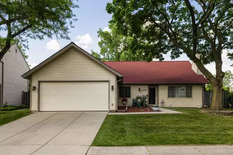 1520 W Beverly Cir, Hanover Park, IL 60133