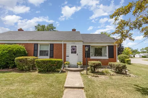 1723 N Raynor Ave, Crest Hill, IL 60403