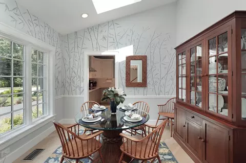 Dining - 100 Beach Rd, Glencoe, IL 60022 photo 3 of 4