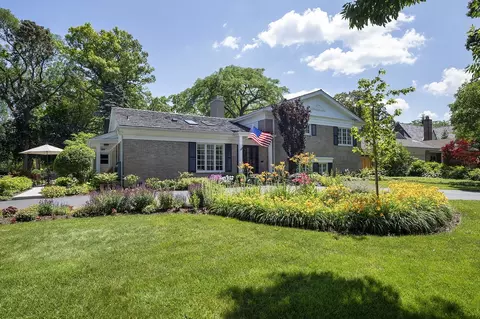 100 Beach Rd, Glencoe, IL 60022