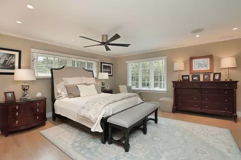 Bedroom - 100 Beach Rd, Glencoe, IL 60022 photo 3 of 3