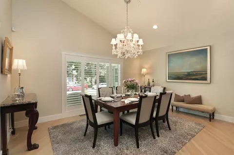 Dining - 100 Beach Rd, Glencoe, IL 60022 photo 1 of 4