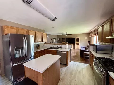 2525 E 6th St, Belvidere, IL 61008 photo 9