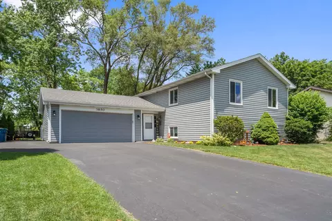 3850 Seaview Dr, Hanover Park, IL 60133