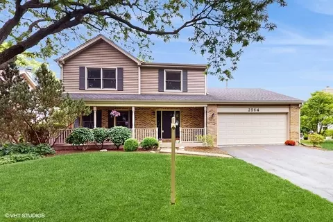 2564 Brockton Cir, Naperville, IL 60565