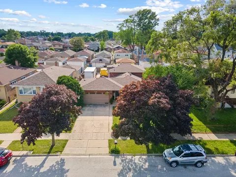 7726 S Moody Ave, Burbank, IL 60459