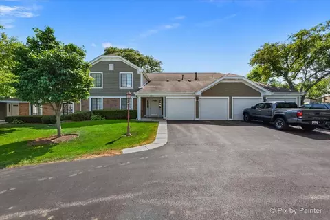 390 Thornhill Ct #D2, Schaumburg, IL 60193