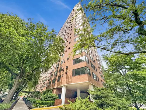 3100 N Lake Shore Dr #413, Chicago, IL 60657