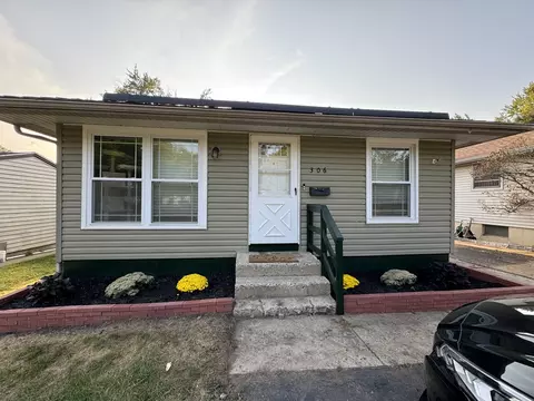 306 Grandview Dr, Round Lake Park, IL 60073