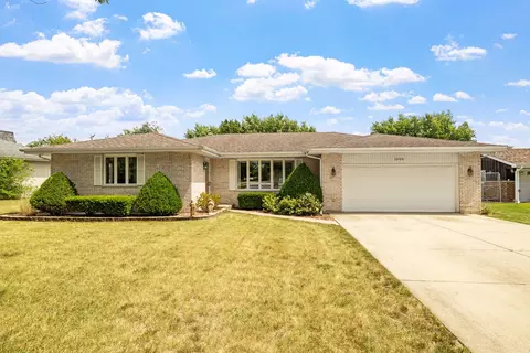 1006 Grandview Dr, New Lenox, IL 60451