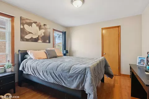 Bedroom - 10536 S Artesian Ave, Chicago, IL 60655 photo 2 of 2