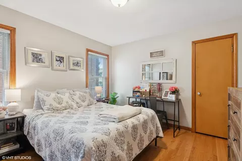Bedroom - 10536 S Artesian Ave, Chicago, IL 60655 photo 1 of 2