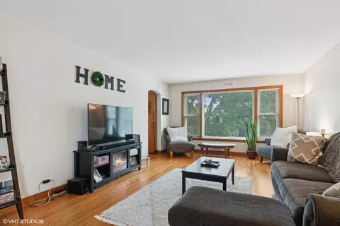 Living - 10536 S Artesian Ave, Chicago, IL 60655 photo 2 of 2