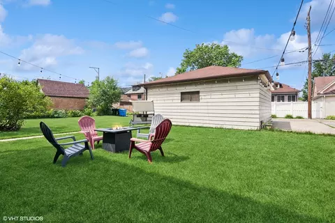 Exterior - 10536 S Artesian Ave, Chicago, IL 60655 photo 4 of 4