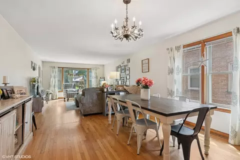 Dining - 10536 S Artesian Ave, Chicago, IL 60655 photo 2 of 3