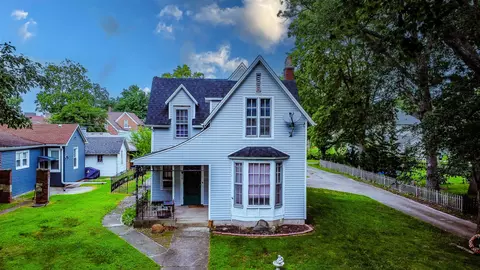 308 E Mulberry St, Watseka, IL 60970