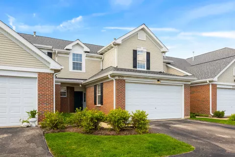630 Legend Ln, Mchenry, IL 60050