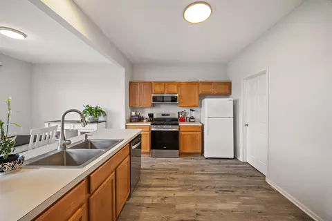 Kitchen - 630 Legend Ln, Mchenry, IL 60050 photo 1 of 2