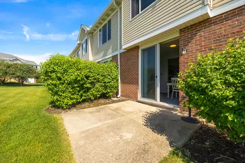 Exterior - 630 Legend Ln, Mchenry, IL 60050 photo 4 of 6