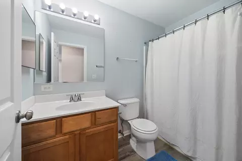 Bath - 630 Legend Ln, Mchenry, IL 60050 photo 2 of 2