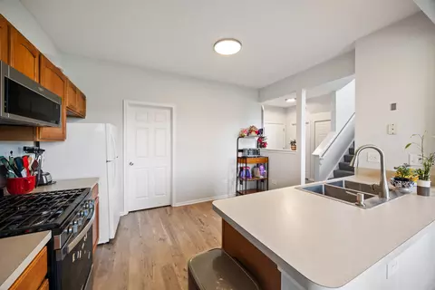 Kitchen - 630 Legend Ln, Mchenry, IL 60050 photo 2 of 2