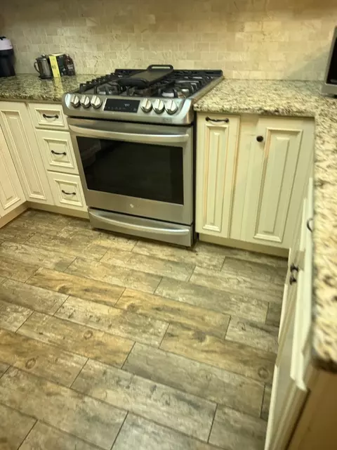 10837 S Normal St, Chicago, IL 60628 photo 10