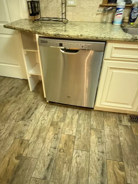 10837 S Normal St, Chicago, IL 60628 photo 9