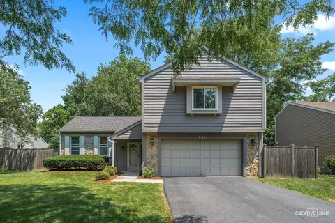 447 Newport Dr, Naperville, IL 60565