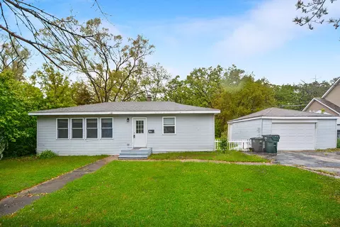904 Warrior St, Round Lake Heights, IL 60073