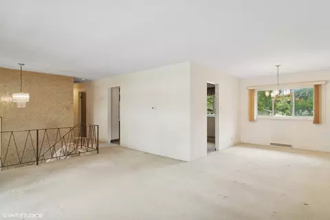 809 E Baldwin Rd, Palatine, IL 60074 photo 4