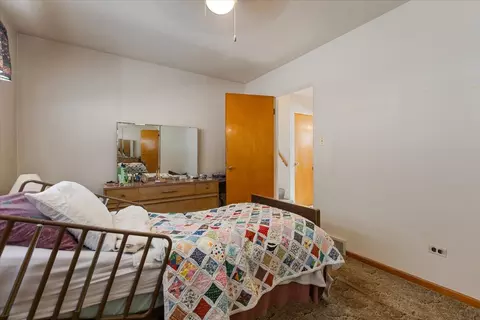 Bedroom - 8637 Plainfield Rd, Lyons, IL 60534 photo 2 of 5