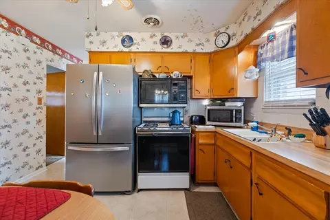 Kitchen - 8637 Plainfield Rd, Lyons, IL 60534 photo 1 of 2