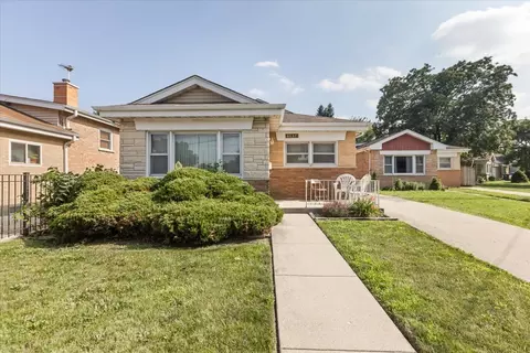 8637 Plainfield Rd, Lyons, IL 60534
