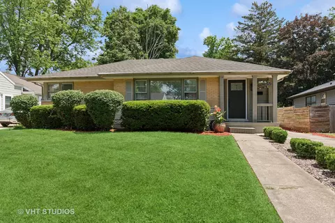 147 S Prospect St, Wheaton, IL 60187 photo 2
