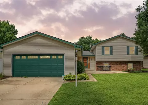 1705 Stratford Dr, Champaign, IL 61821