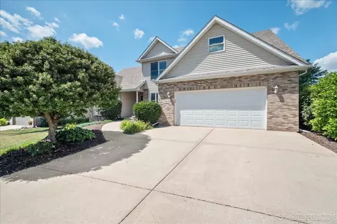 909 Casey Dr, Minooka, IL 60447