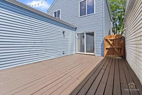 Exterior - 991 Symphony Dr, Aurora, IL 60504 photo 5 of 5